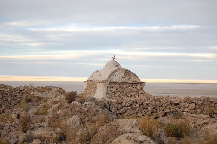 am Rande des Salzsees.JPG